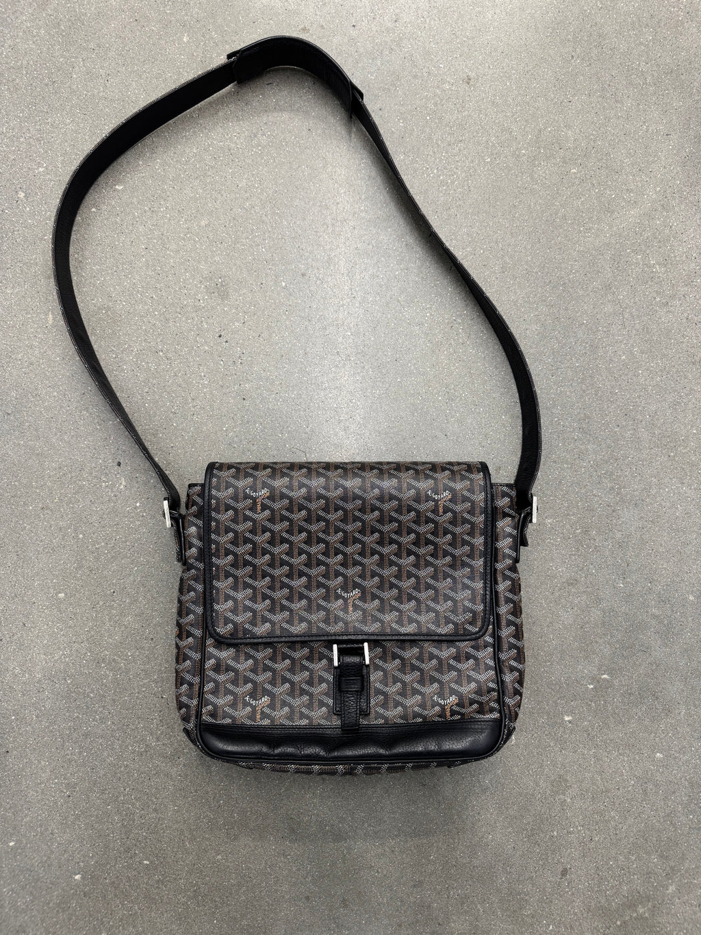 Goyard 2013 'Grand Bleu' MM Messenger Bag